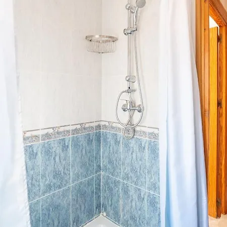 Breeze & Sun Guest house *